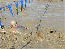 05Hernan_Mud.JPG